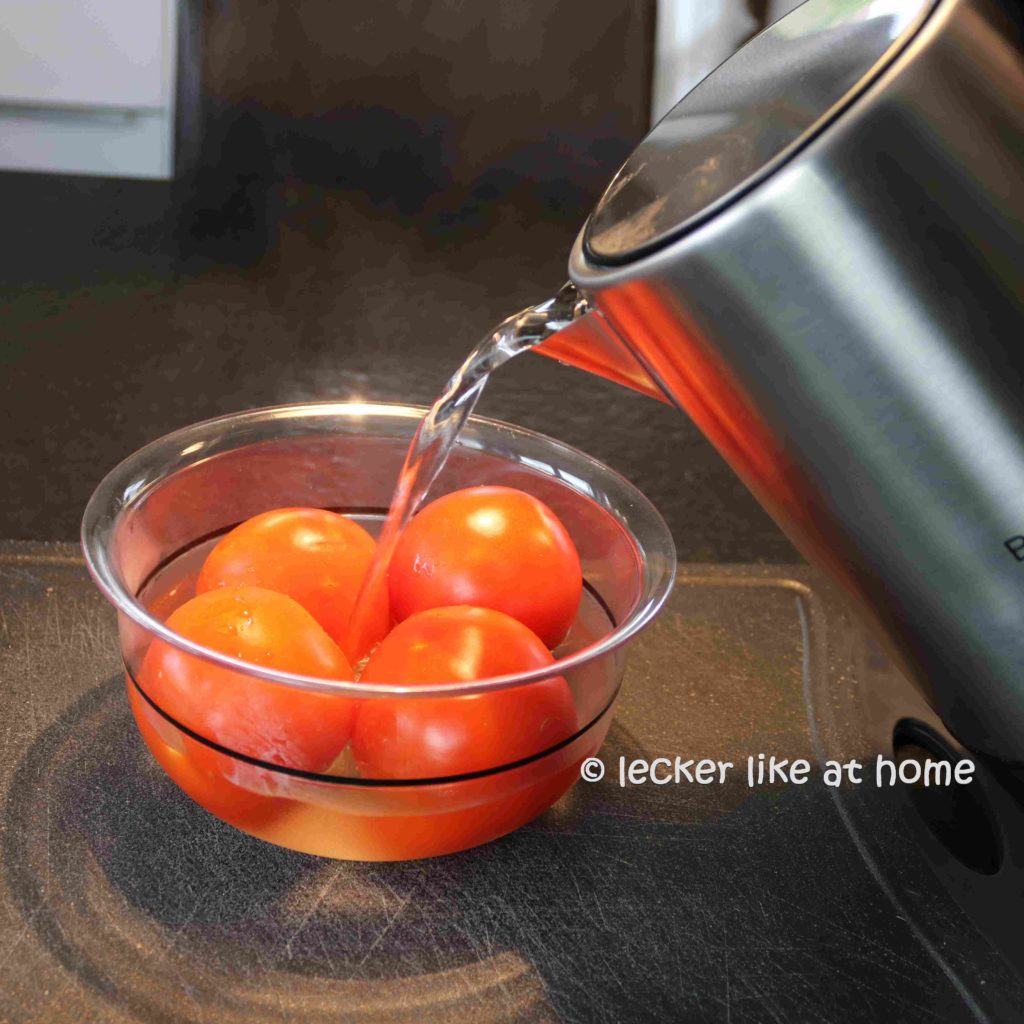 Tomaten überbrühen