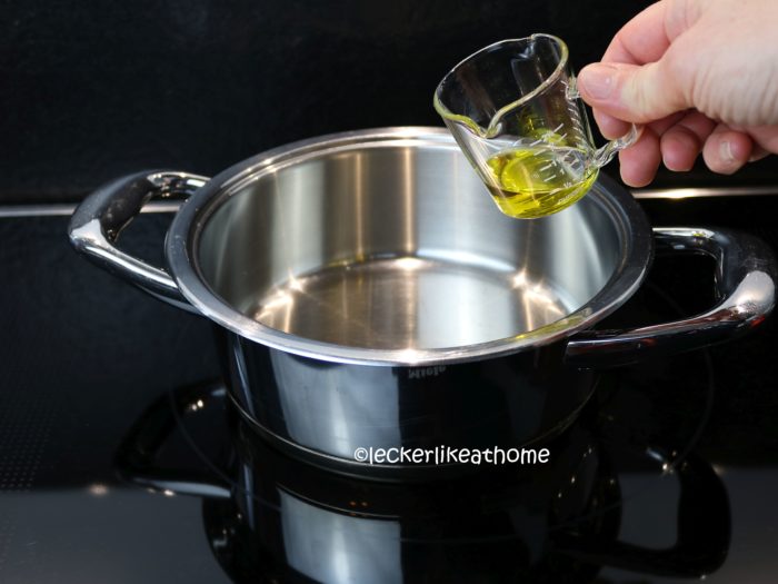Teriyaki Sauce - Olivenöl erwärmen