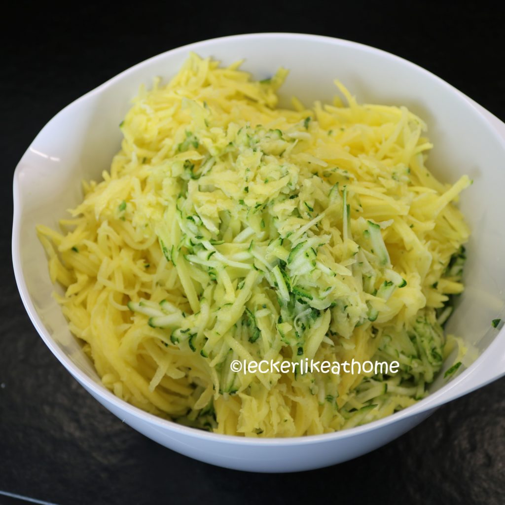 Zucchini - Kartoffel - Rösti Kartoffeln geraspelt